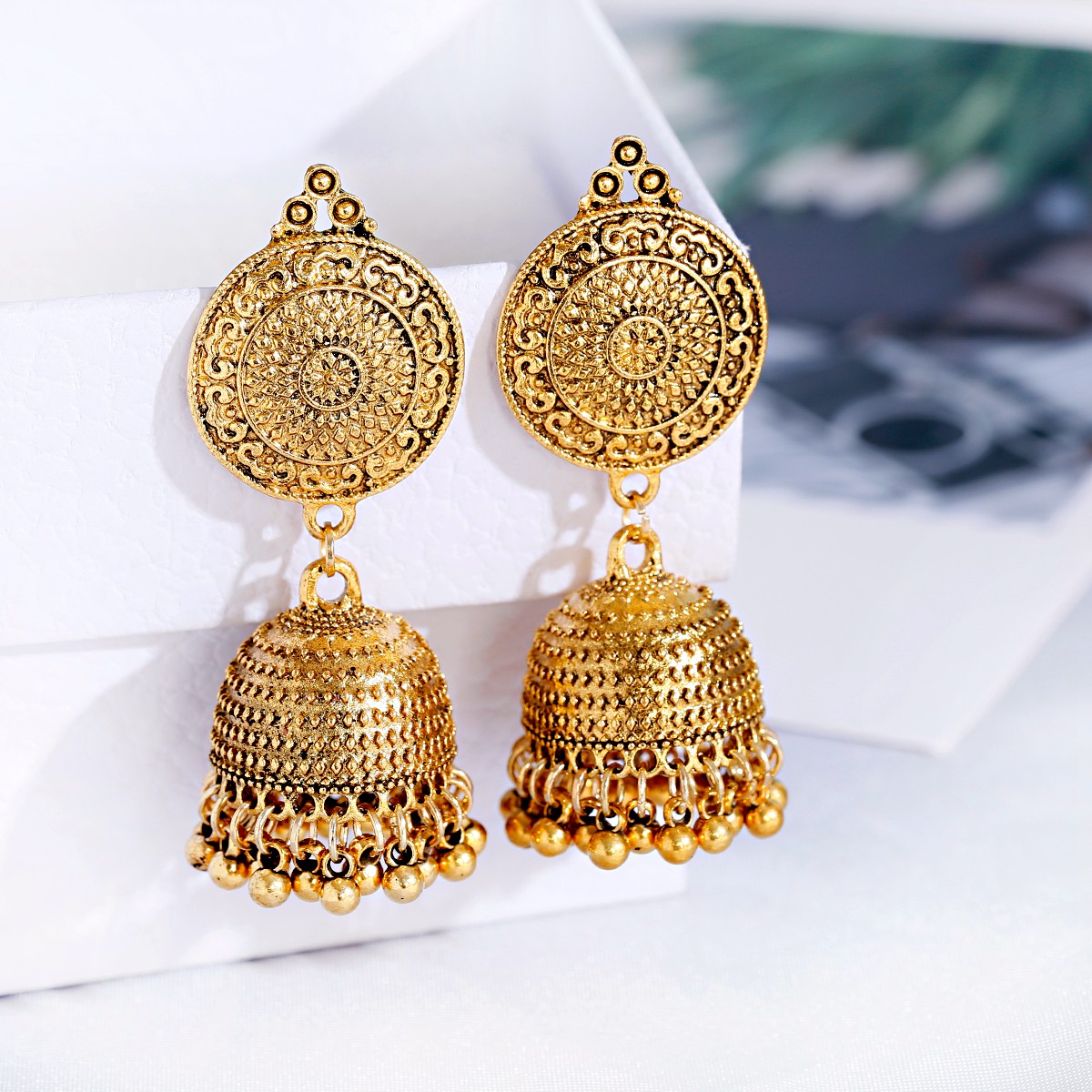 Indian Wedding Supply - أقراط Jhumka ذات لون ذهبي عتيق