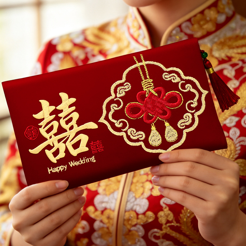 أظرف حمراء فاخرة مطرزة للزفاف: - مراجعة Wedding Envelopes وسعره