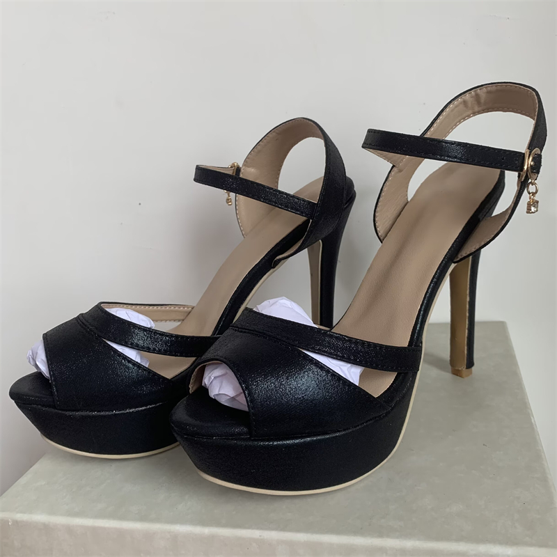 صنادل نسائية عصرية صيفية مثيرة - مراجعة Wedding Shop وسعره