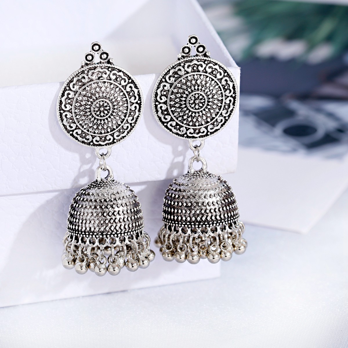 أقراط Jhumka ذات لون ذهبي عتيق - مراجعة Indian Wedding Supply وسعره
