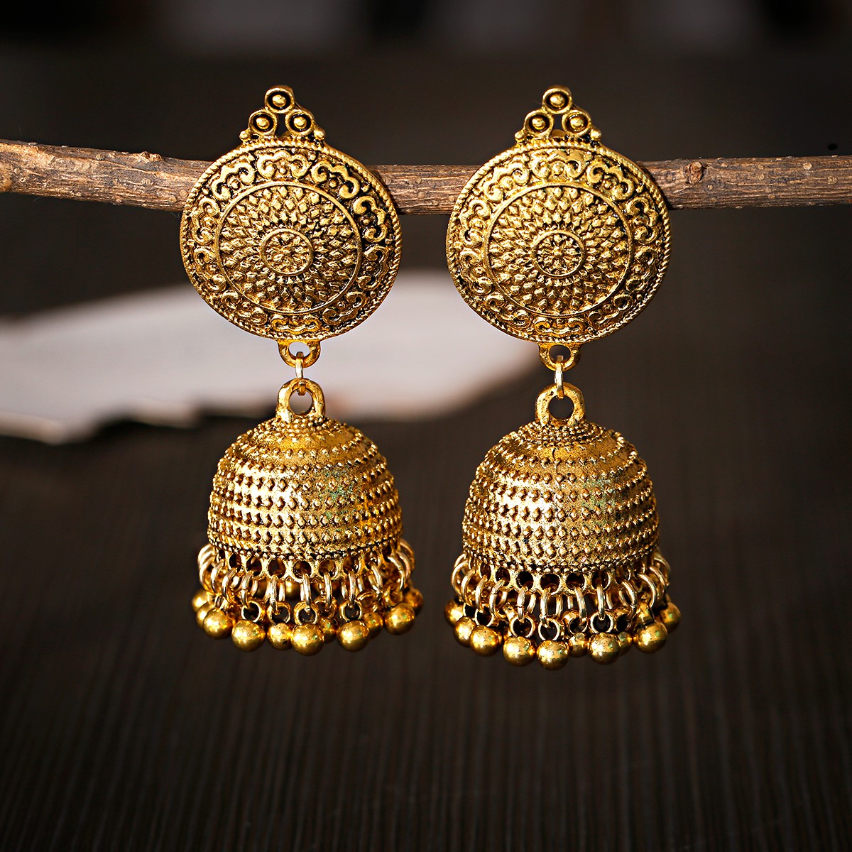 أقراط Jhumka ذات لون ذهبي عتيق - مراجعة Indian Wedding Supply وسعره